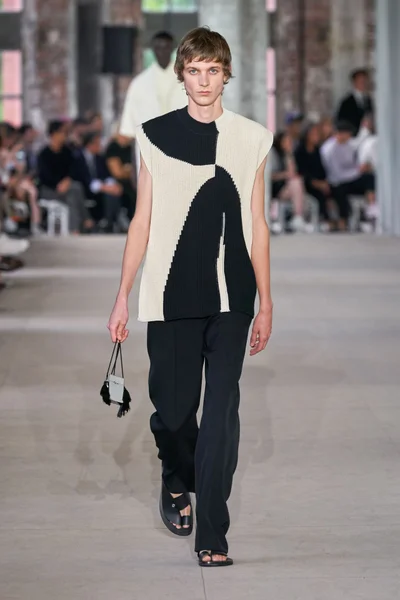 Look 6
